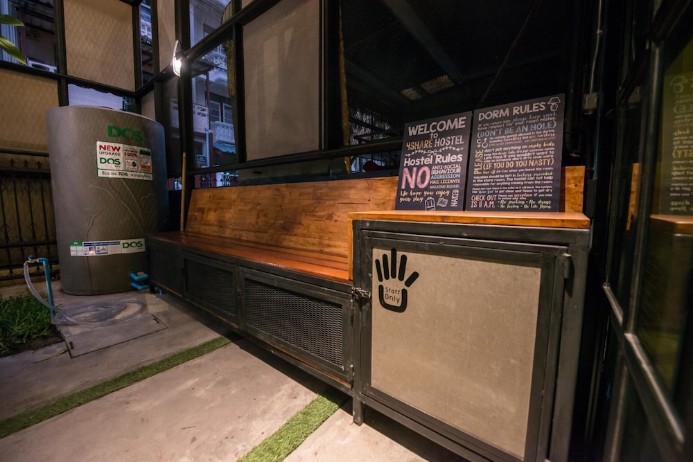 4share hostel adults only