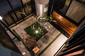 4share hostel adults only