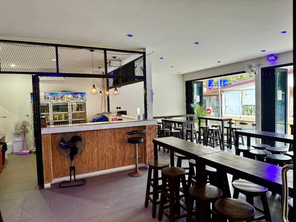 eclipse hostel and bar