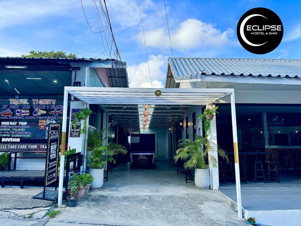 eclipse hostel and bar
