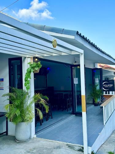 eclipse hostel and bar