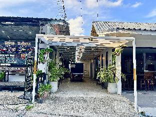 eclipse hostel and bar