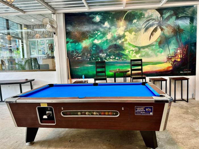 eclipse hostel and bar