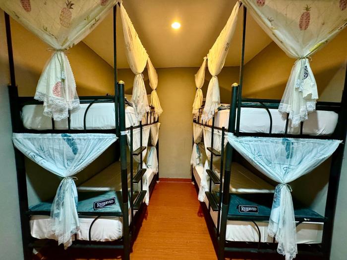 eclipse hostel and bar