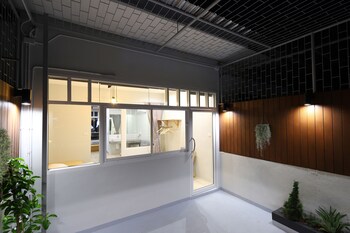 ekanake hostel
