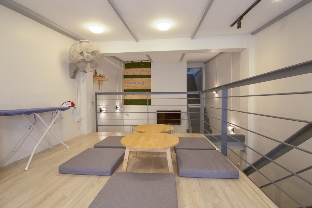 ekanake hostel
