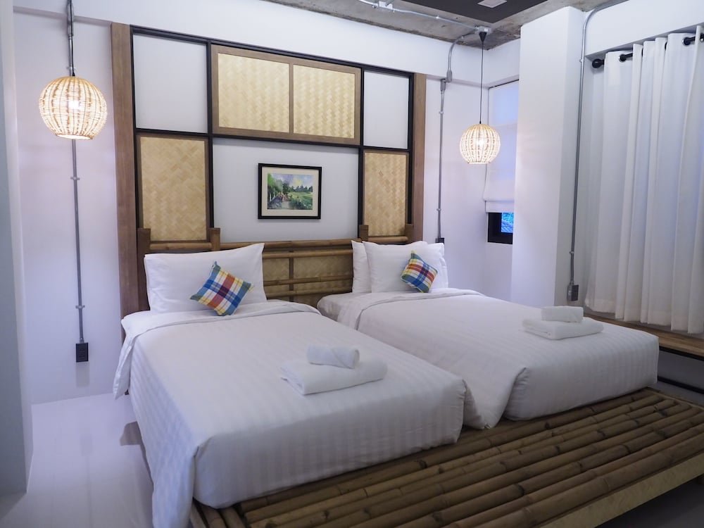 luck esan loft hostel