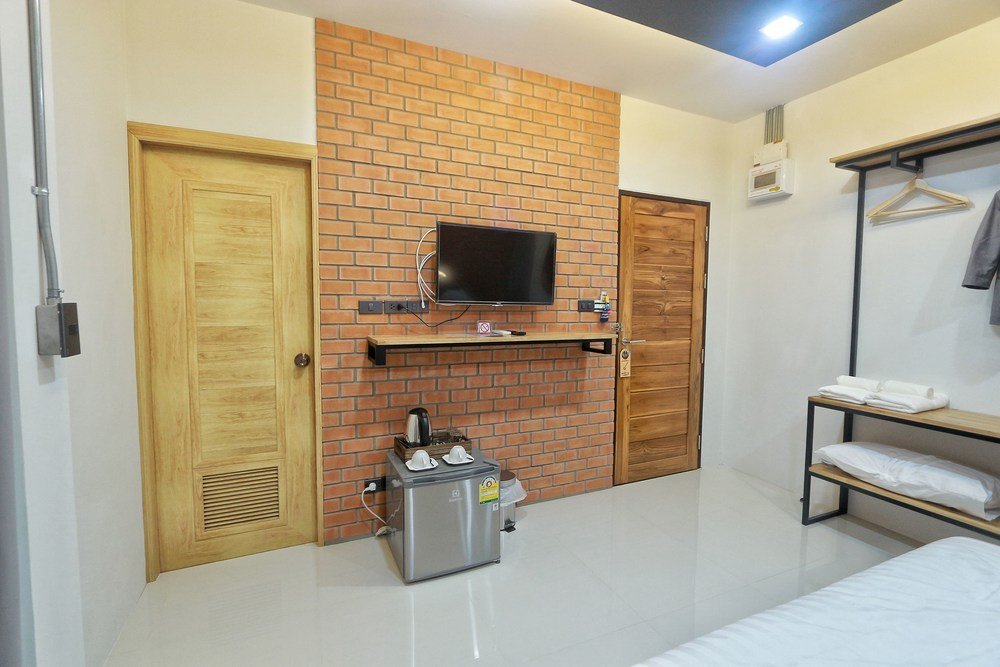 luck esan loft hostel