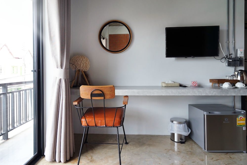 luck esan loft hostel