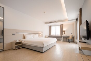 samyan serene hotel