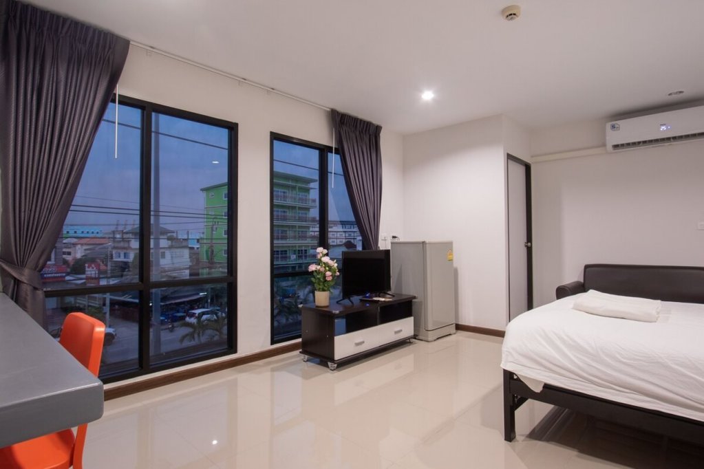 baan paknam hotel
