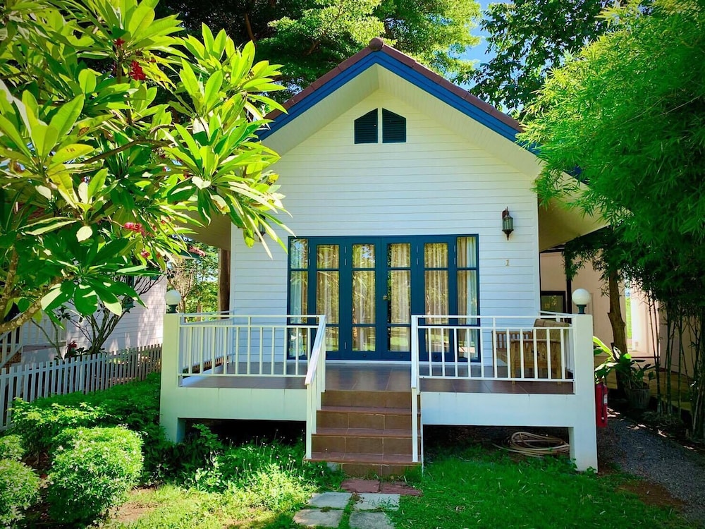 aura park resort