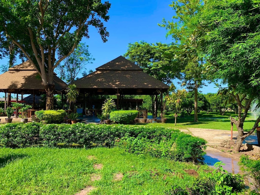 aura park resort
