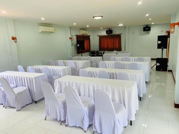 aura park resort