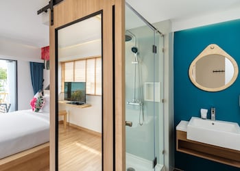 lub d koh samui chaweng beach hostel