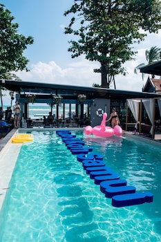 lub d koh samui chaweng beach hostel