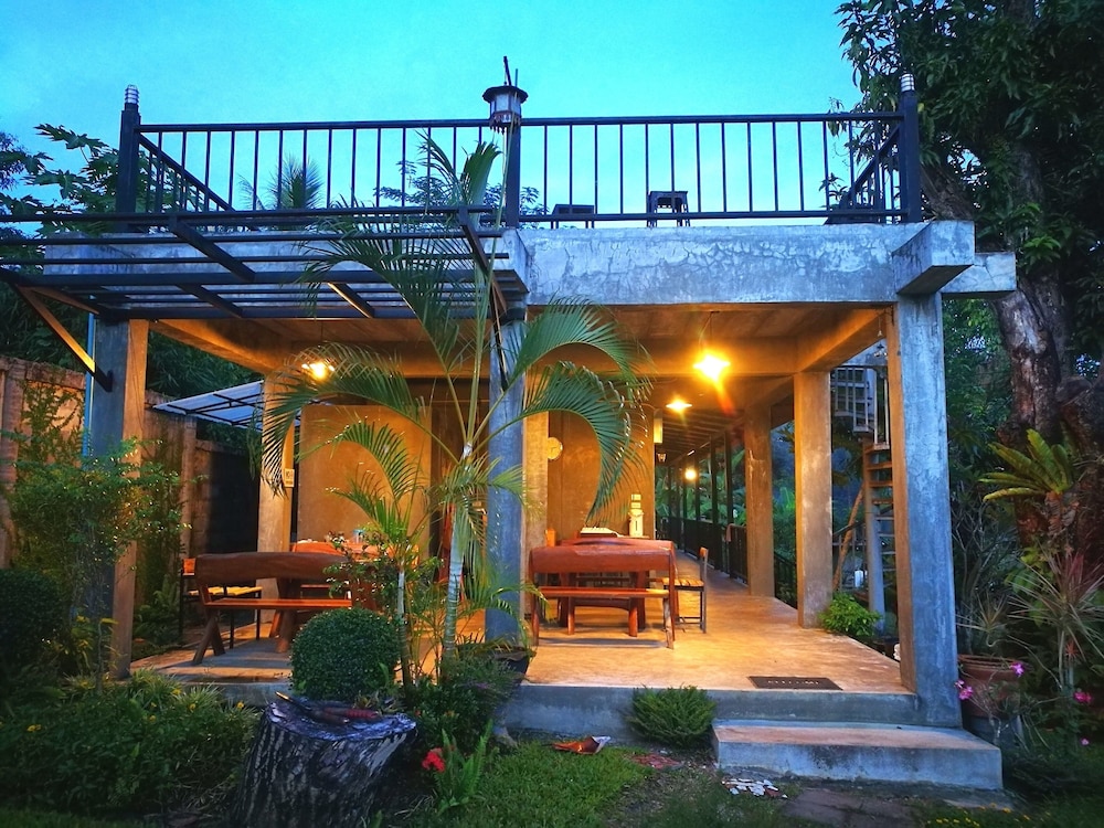kru guesthouse