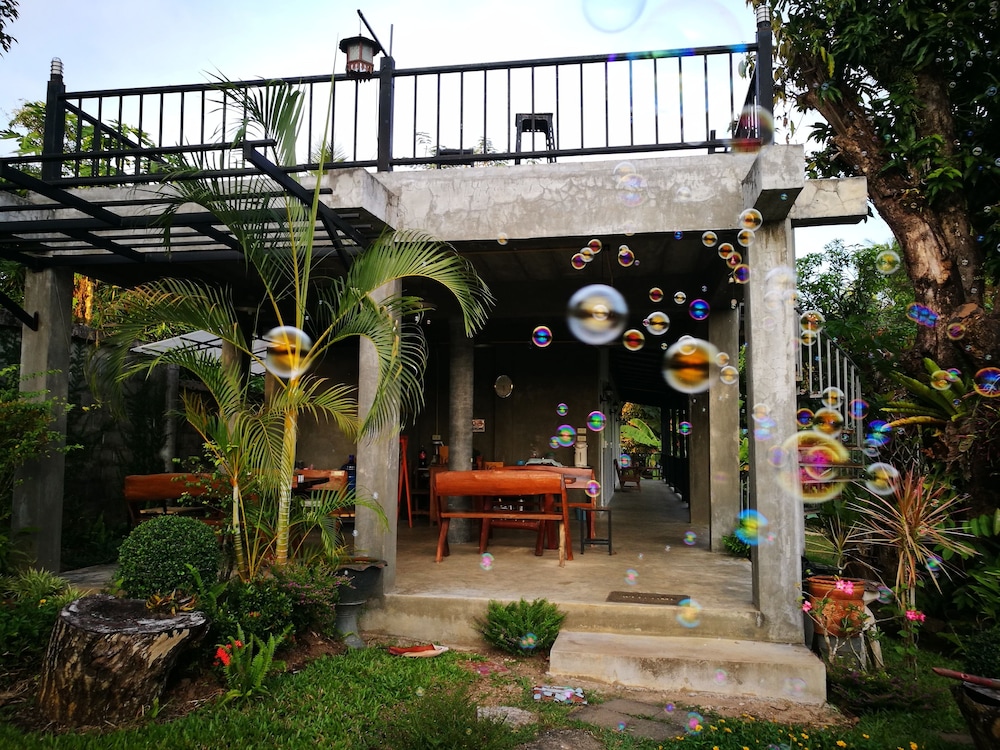 kru guesthouse