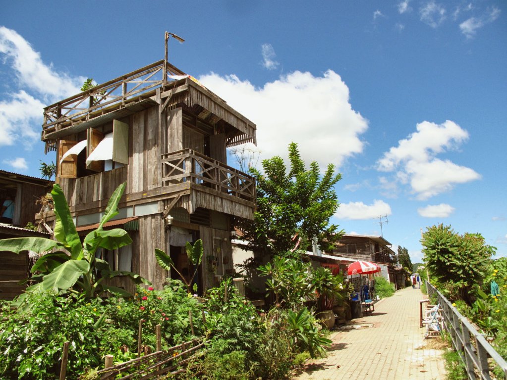 baan chankhiang at chiangkhan