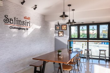 salinsiri at lat krabang