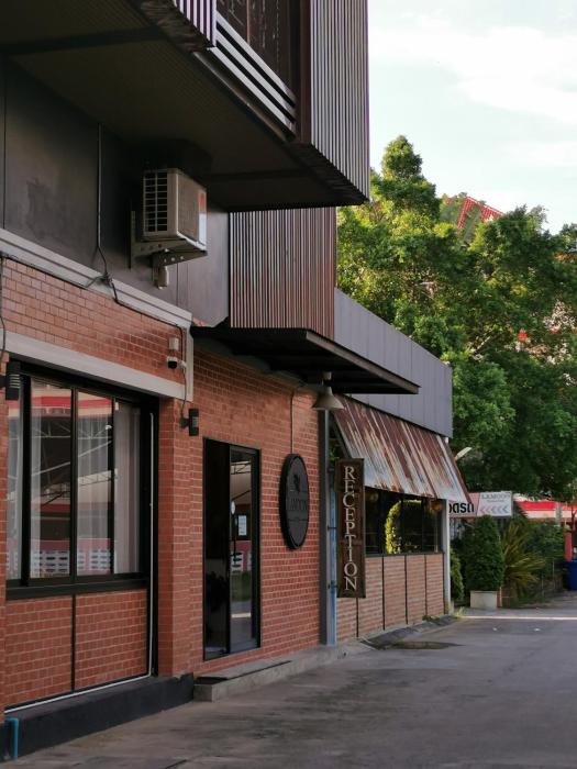 lamoon boutique hotel