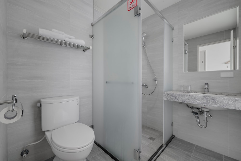 check inn express taichung fuxing