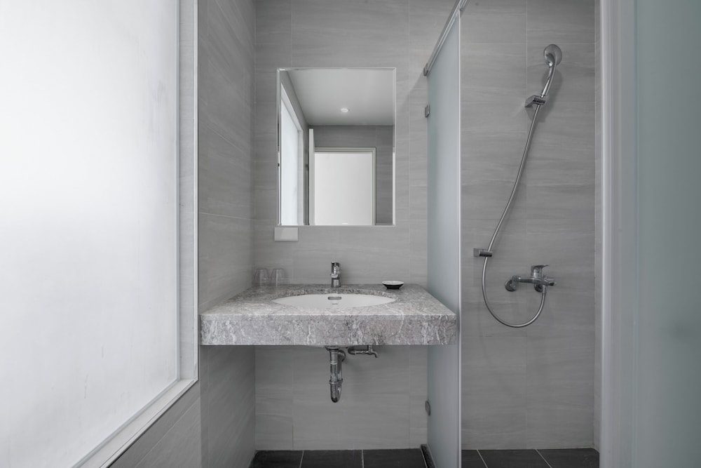 check inn express taichung fuxing