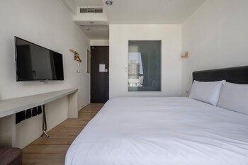 check inn express taichung fuxing