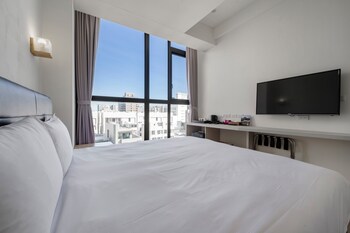 check inn express taichung fuxing