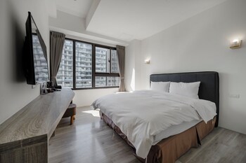 check inn express taichung fuxing