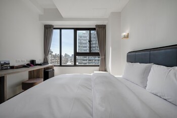 check inn express taichung fuxing