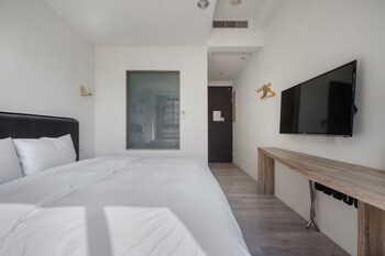 check inn express taichung fuxing