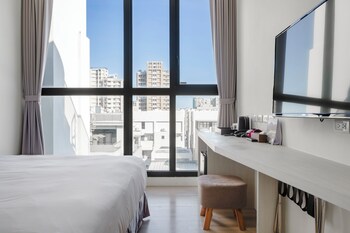 check inn express taichung fuxing
