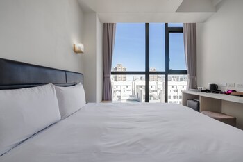 check inn express taichung fuxing
