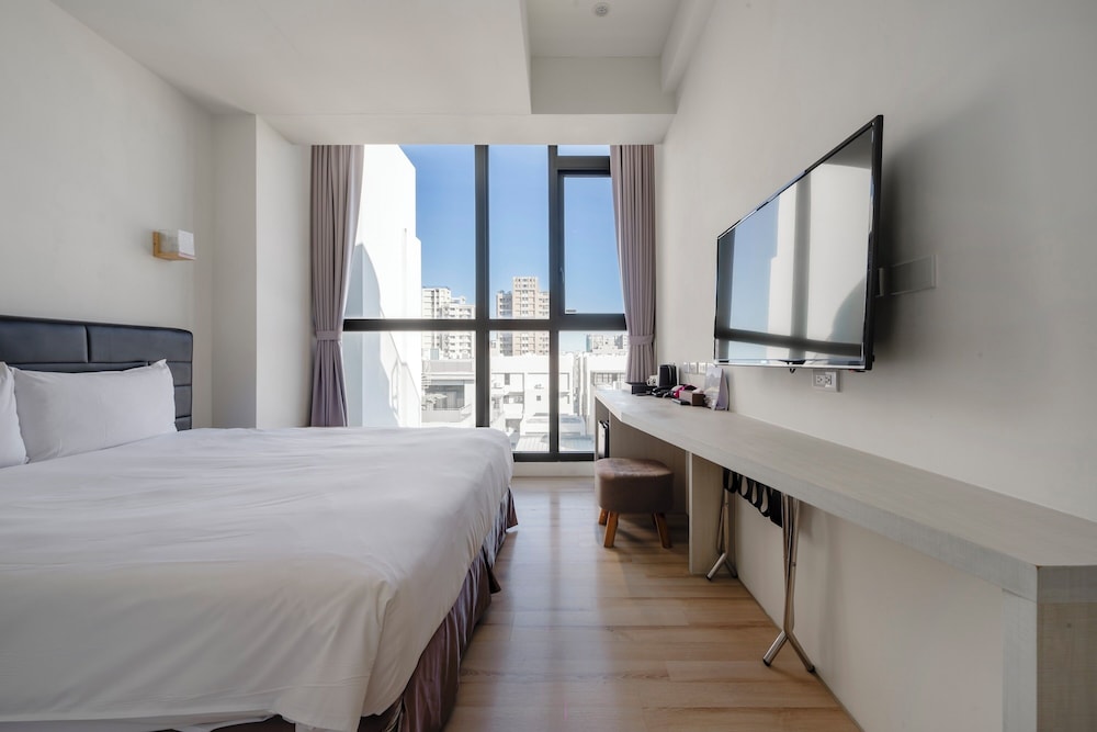 check inn express taichung fuxing