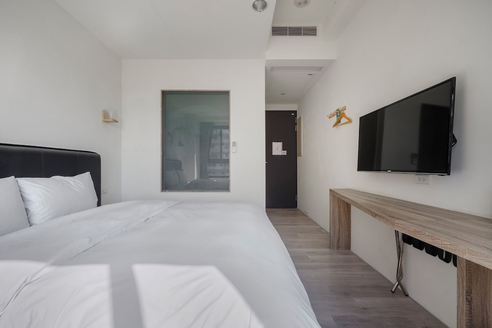 check inn express taichung fuxing