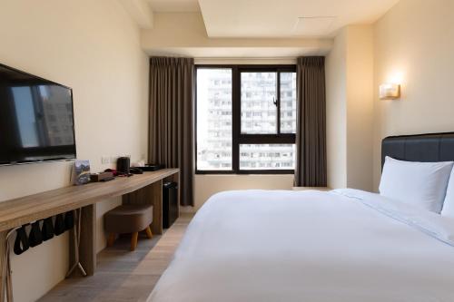 check inn express taichung fuxing
