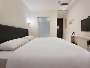 check inn express taichung fuxing