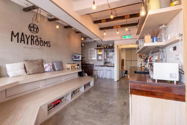 may rooms taipei main station hostel