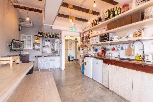 may rooms taipei main station hostel