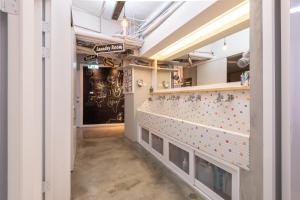 may rooms taipei main station hostel