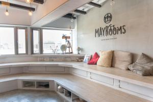 may rooms taipei main station hostel