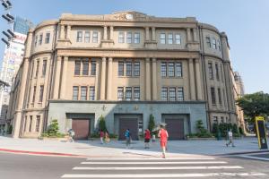 may rooms taipei main station hostel