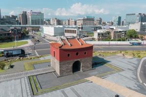 may rooms taipei main station hostel