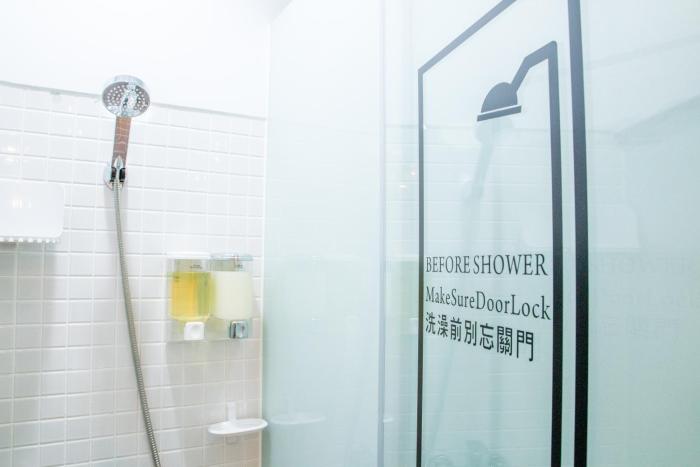 may rooms taipei main station hostel