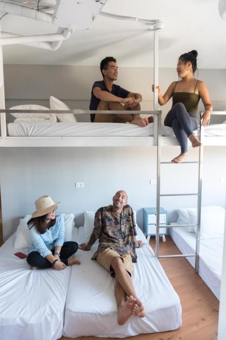 may rooms taipei main station hostel