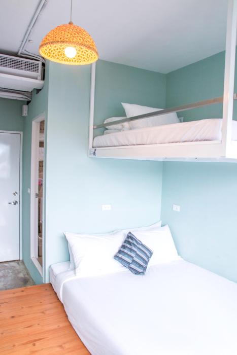 may rooms taipei main station hostel