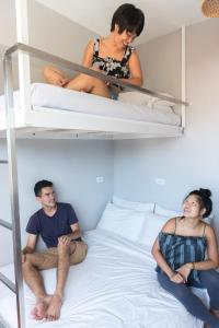 may rooms taipei main station hostel