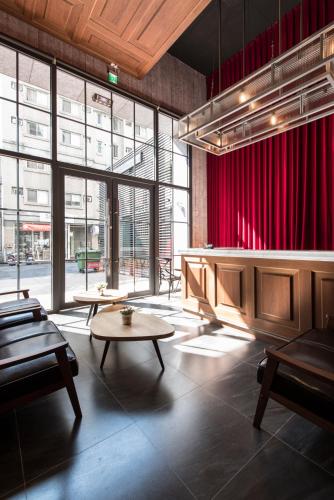 check inn express taichung yizhong