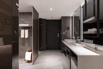 lakeshore hotel yilan